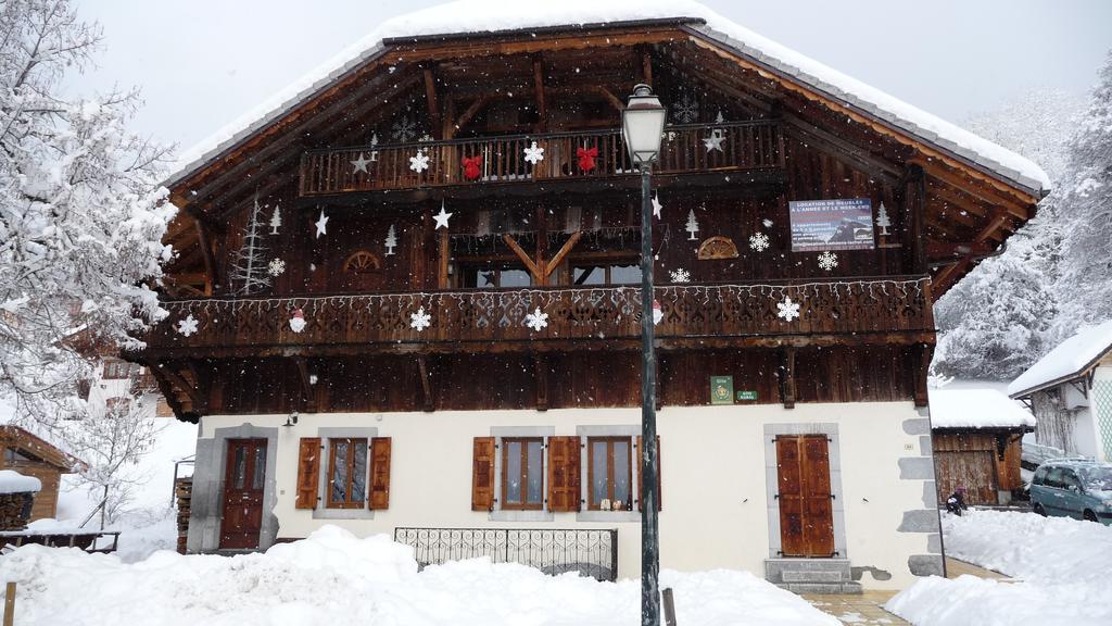 La Ferme De Sous-Lachat Samoens Exterior photo